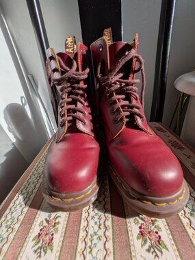 Made in England Doc Martens UK 8 IS 9